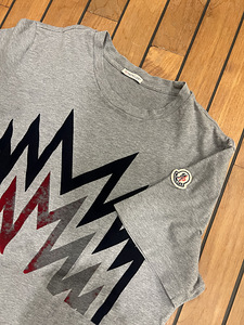 Moncler T särk (2 foto / 4)