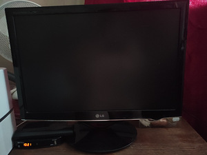 Monitor 22" LG LED IPS226V (1 foto / 1)