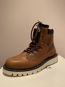 Moncler (2 foto / 2)