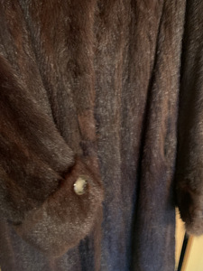 Меховые пальто (2 фото из 5)