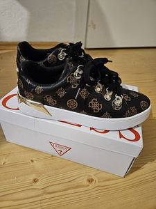 Guess kingad (2 foto / 4)
