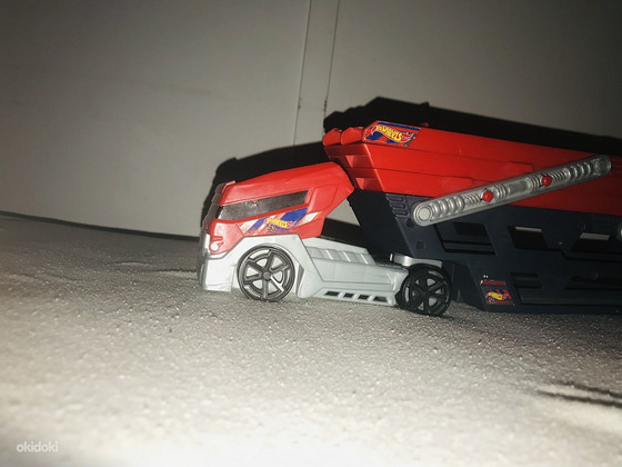 Продаю фургон дня перевоза машинок Hot Wheels