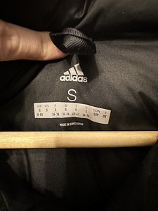 Парка Adidas (3 фото из 3)