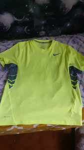 Футболка Nike (1 фото из 2)