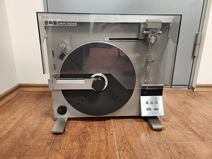Mitsubishi LT-5V Vertical Linear Tracking Turntable (2 фото из 3)
