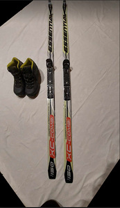 Laste murdmaasuusad (150cm) + suusasaapad (38) (1 foto / 3)