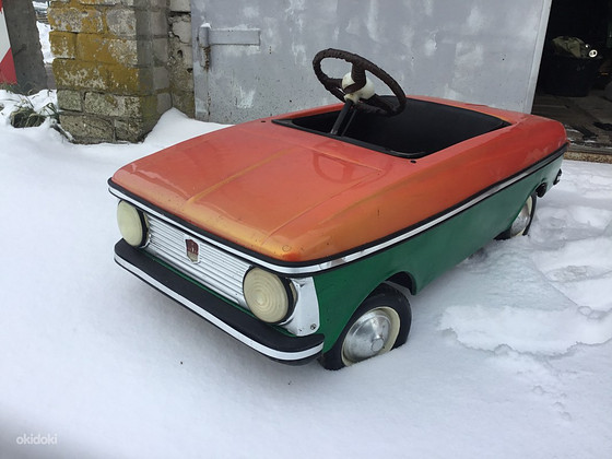 Детский автомобиль