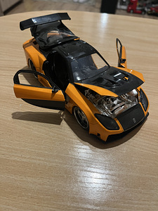 Fast fourius автомобили (5 фото из 8)