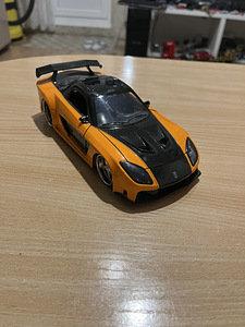 Fast fourius автомобили (7 фото из 8)