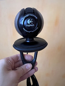 Веб-камера Logitech Right light technology (2 фото из 2)