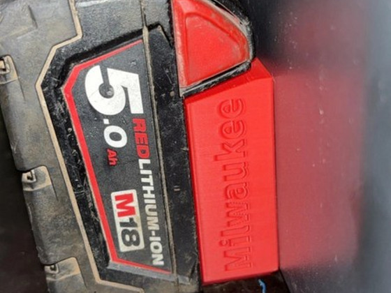 Milwaukee M18 aku- ja tööriista hoidik