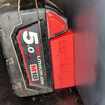 Milwaukee M18 aku- ja tööriista hoidik