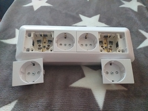 Schneideri pistikupesa 4 tarbijat (2 foto / 4)