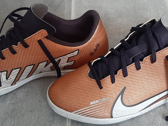 Nike, 38.5