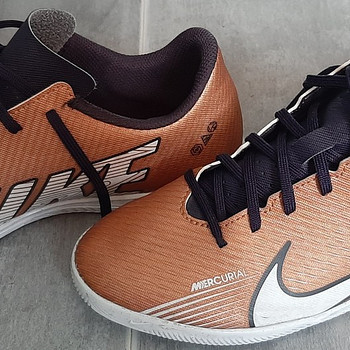 Nike, 38,5