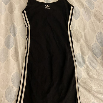 Платье Adidas размера XS
