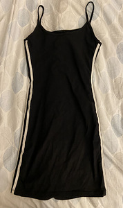 Платье Adidas размера XS (2 фото из 3)