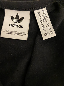 Платье Adidas размера XS (3 фото из 3)