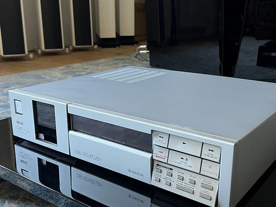 Akai GX9