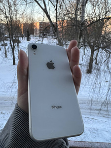 iPhone XR 128 GB (2 foto / 6)