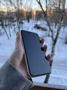 iPhone XR 128 GB (3 foto / 6)