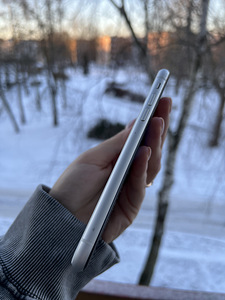 iPhone XR 128 GB (6 foto / 6)