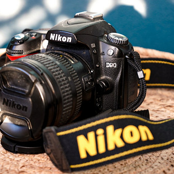 Nikon d90 + Nikkor 18-77mm f/ 3.5-4.5 AF-S