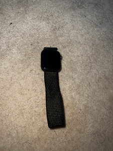 Apple Watch 4 (1 фото из 2)
