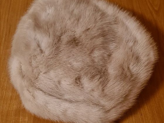 Beež naaritsa barett