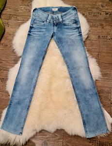 Pepe Jeans naiste teksad, s.: 26/34 (1 foto / 2)