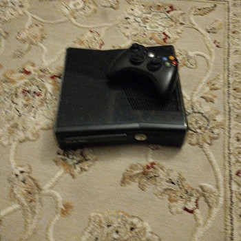 Xbox 360 черный + Metro 2033