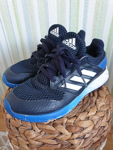 Детские кроссовки Adidas (2 фото из 2)