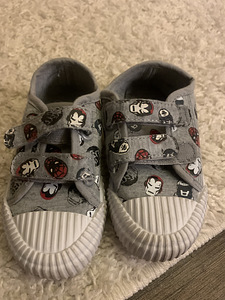 Детская одежда и обувь (2 фото из 10)
