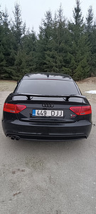 Audi a5 (5 фото из 6)