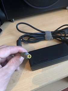 Lenovo sülearvuti laadija laia pistikuga. (2 foto / 3)