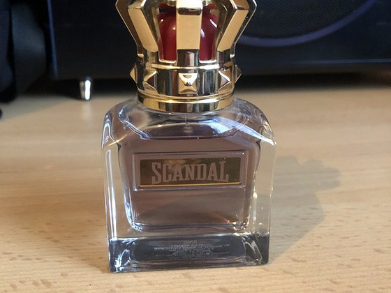 Духи, Parfüüm SCANDAL