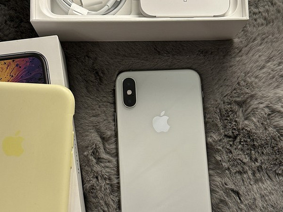 iPhone XS