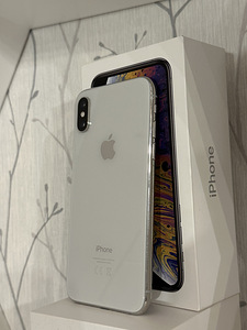 iPhone XS (3 foto / 3)