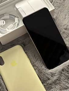 iPhone XS (2 foto / 3)