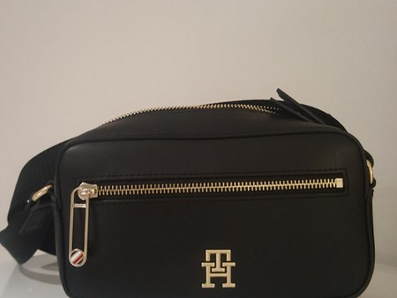 Tommy Hilfiger õlakott