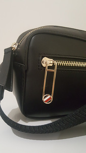 Tommy Hilfiger õlakott (2 foto / 2)