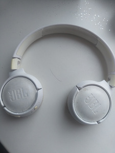 Продам наушники Jbl цена 30 евро (1 фото из 1)