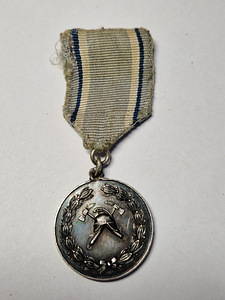 EW aegne tuletõrje medal Teenete eest (1 foto / 3)