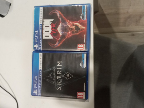 Диски на пс4: Doom vfr Skyrim vr