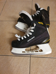 Hokiuisud Bauer Superme 38,5 (1 foto / 2)