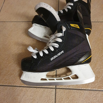 Hokiuisud Bauer Superme 38,5