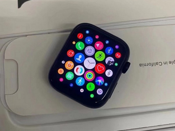 Apple Watch Series 8 45 мм черно-белые (реплика)