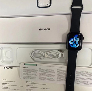 Apple Watch Series 8 45 мм черно-белые (реплика) (2 фото из 6)