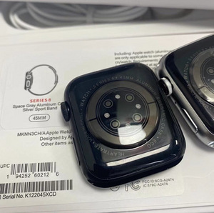 Apple Watch Series 8 45 мм черно-белые (реплика) (5 фото из 6)