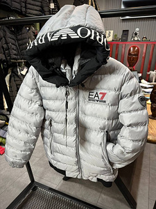 Armani (1 фото из 4)